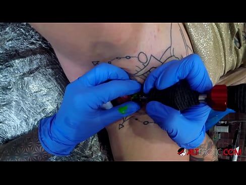❤️ E dashura jashtëzakonisht e bërë me tatuazhe, Sully Savage, bëri një tatuazh në klitorisin e saj ❌ Vetëm porno tek ne sq.f150pulse.top ❌️❤